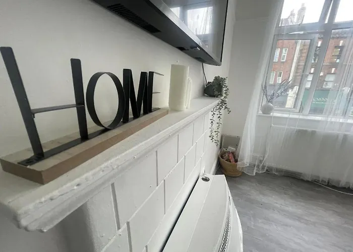 Charming 2 Bed Flat On Tower Bridge